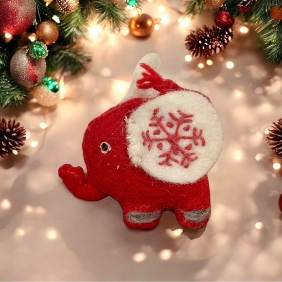 Handmade Tabletop Elephant Wool Stuffed Snowflake Elephant Christmas Decoration - Picture 2 of 10